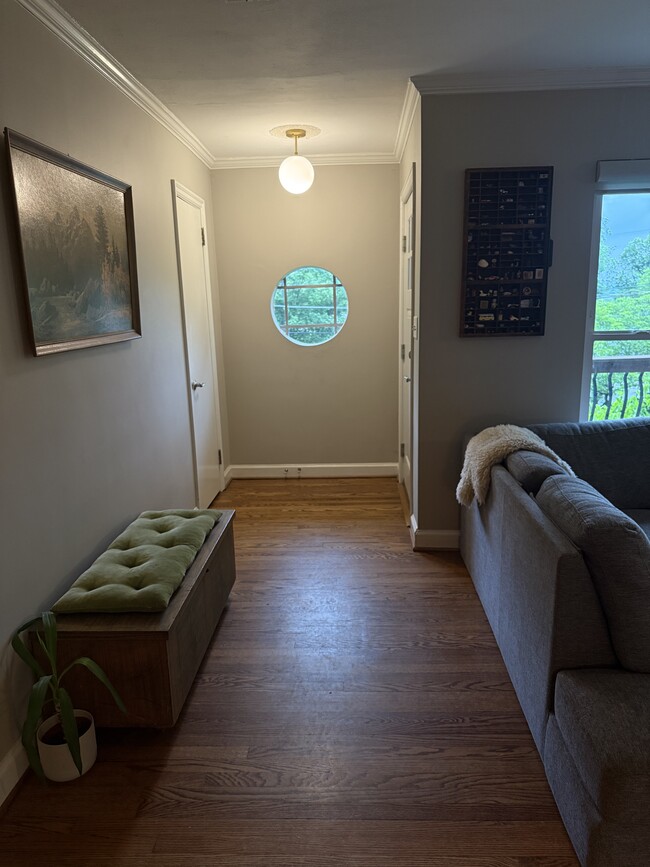 Building Photo - 3125 Lockwood Dr