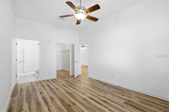 Building Photo - 605 Golden Lake Loop