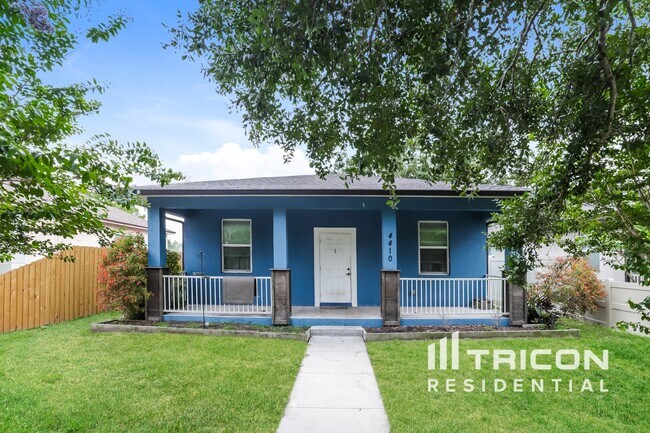 Primary Photo - 4410 46th Ave N