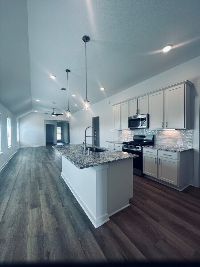 Building Photo - 734 Falling Cave Dr