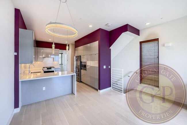 Building Photo - SF Shipyard - 3 BR, 2.5 BA Townhouse 1,634 Sq. Ft. - 3D Virtual Tour, 2-Car Garage