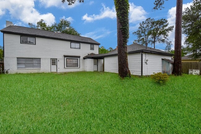 Building Photo - 15814 Winding Moss Dr