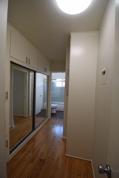Building Photo - 1422 Gordon St