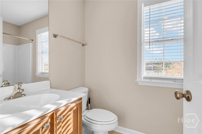 Building Photo - 16 Bushwood Dr