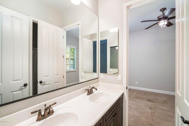 Building Photo - 953 E Boston St