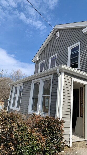 Building Photo - 12 Crystal St