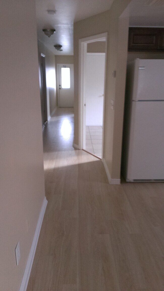 Building Photo - 618 SE 46th Ter