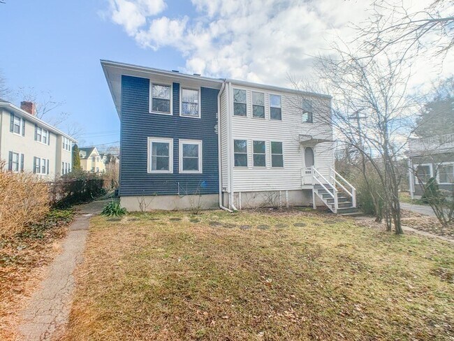 Building Photo - 59 Rowe St