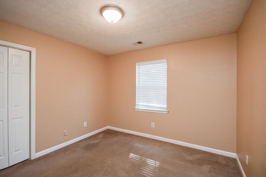 Building Photo - 130 Branchwood Dr