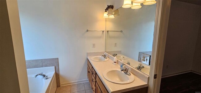 Building Photo - 740 Buena Vista Loop