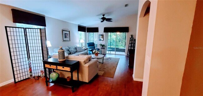 Building Photo - 520 Millifiora Ln