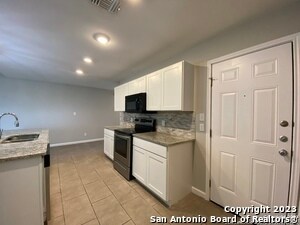 Building Photo - 6571 Beech Trail Dr