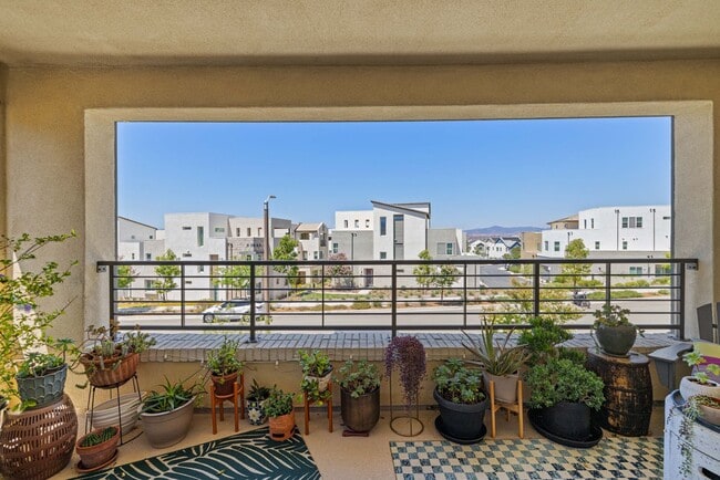 Building Photo - 27233 W Red Willow Ct