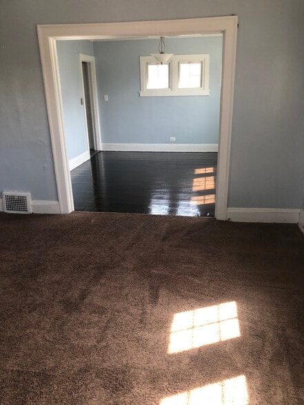 Building Photo - 2087 Goodnor Rd