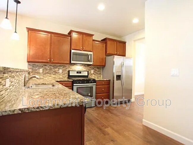 Building Photo - 1334 14th Ave