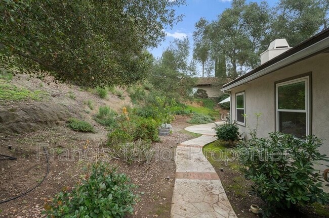 Building Photo - 10204 Lake Meadow Ln