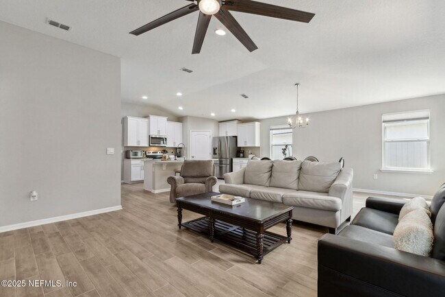 Building Photo - 66103 Edgewater Dr