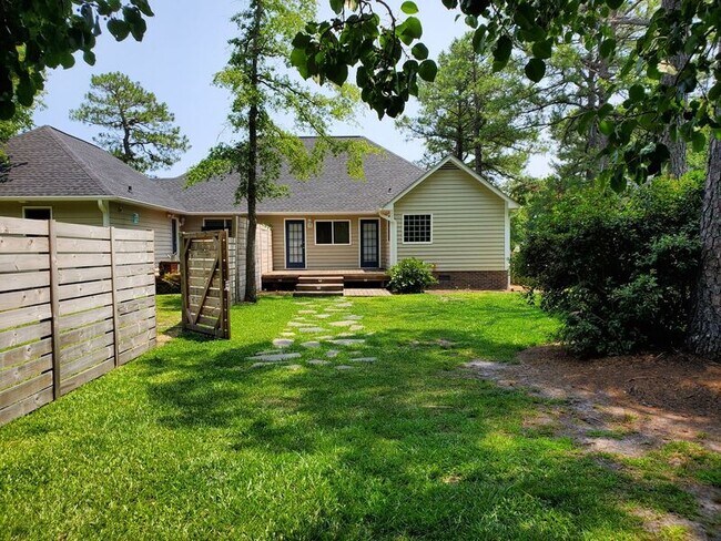 Building Photo - 7517 Lost Tree Rd