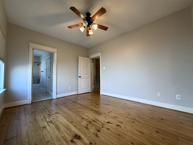 Building Photo - 5237 Center St