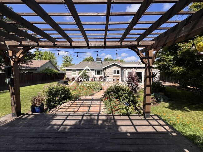 Building Photo - Spacious 2bd/2ba Arden Area Home-Must See!