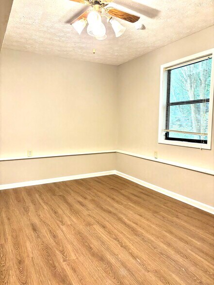 Building Photo - 3331 Cottonwood Ln