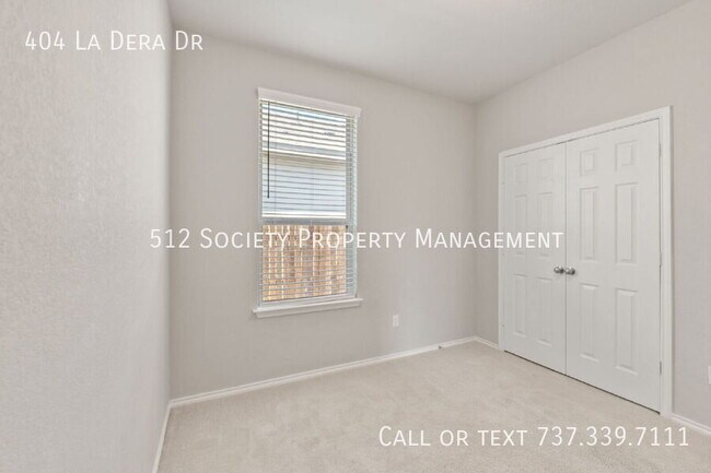 Building Photo - 404 La Dera Dr