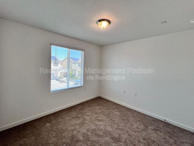 Building Photo - 2915 E Tierra Dr