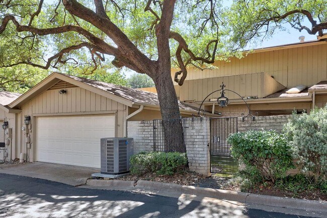 Building Photo - 8102 East Ct