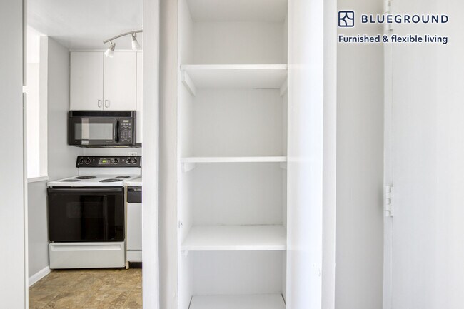 Building Photo - 3450 N Lake Shore Dr.