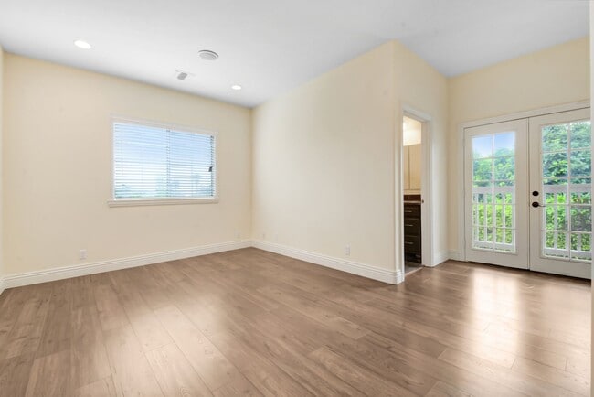 Building Photo - Gorgeous 3,000+ sq ft home in Glendora wit...