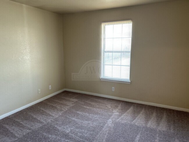 Building Photo - 1805 Windward Dr