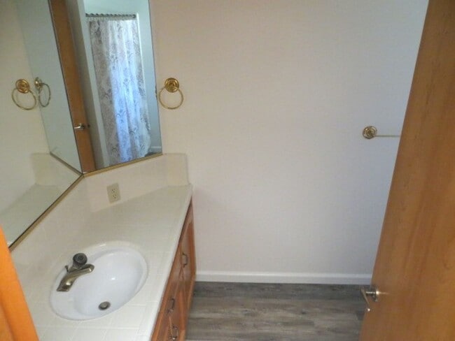 Building Photo - North Fresno Home, 3BR/2BA, Built 1989 - Lots of Amenities!