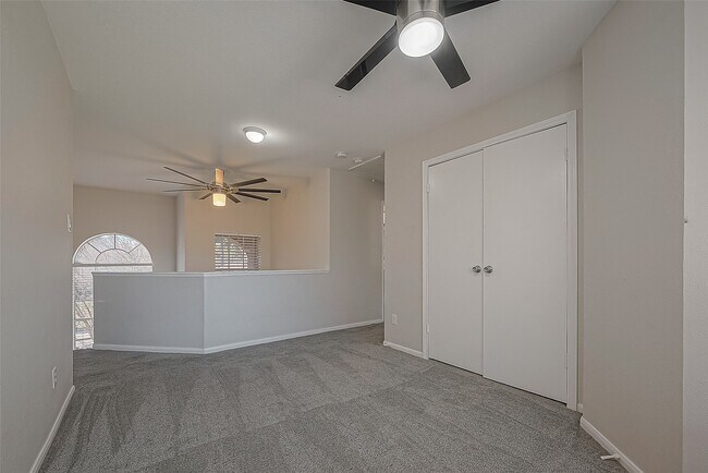 Building Photo - 2323 Pine Cone Dr