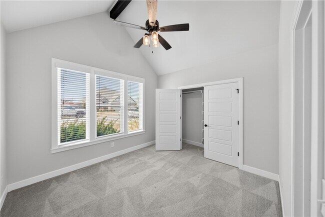 Building Photo - 1140 Hope St