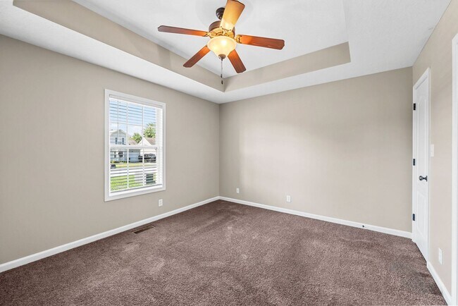 Building Photo - 3 Bedroom Pet Friendly Home For Rent Close...