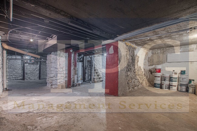 Building Photo - Renovated Home Nearby to KCMO Plaza