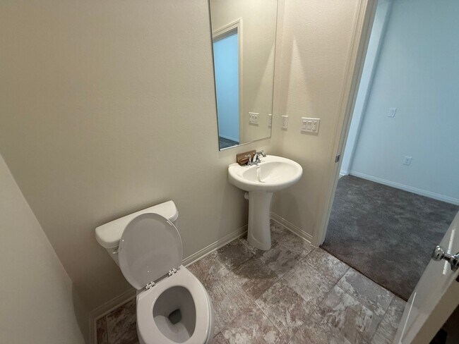 Building Photo - Victorville- New Richmond Home, 3 bedrooms...