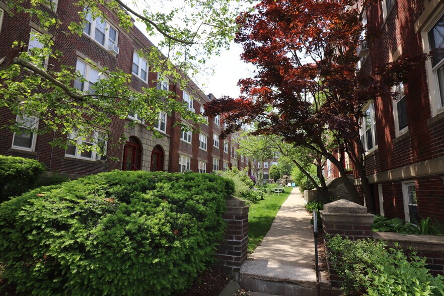 Building Photo - 36 Saint Paul St