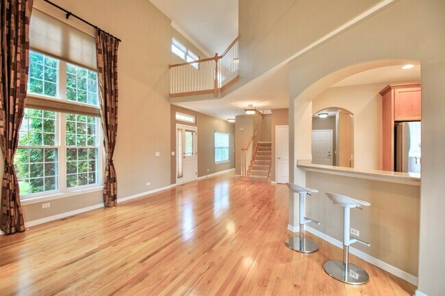 Building Photo - 24813 Ironwood Ct