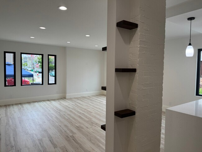 Building Photo - 6810 Herman Ave