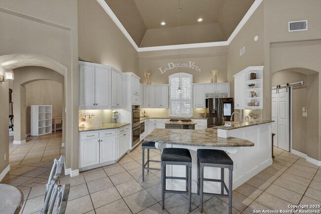 Building Photo - 9752 Trophy Oaks Dr