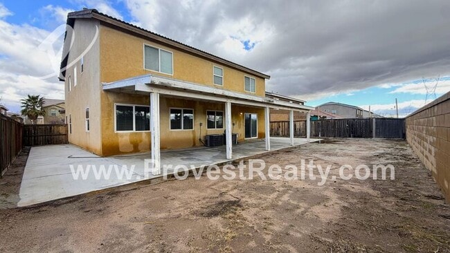 Building Photo - 9640 Peridot Ave