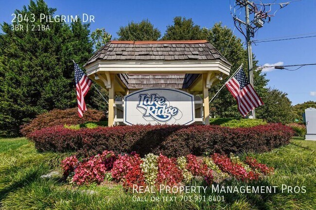 Building Photo - 2043 Pilgrim Dr