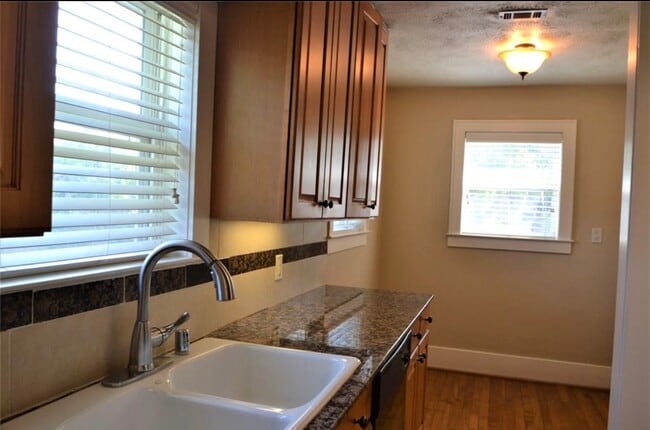 Building Photo - 1507 McDuffie St