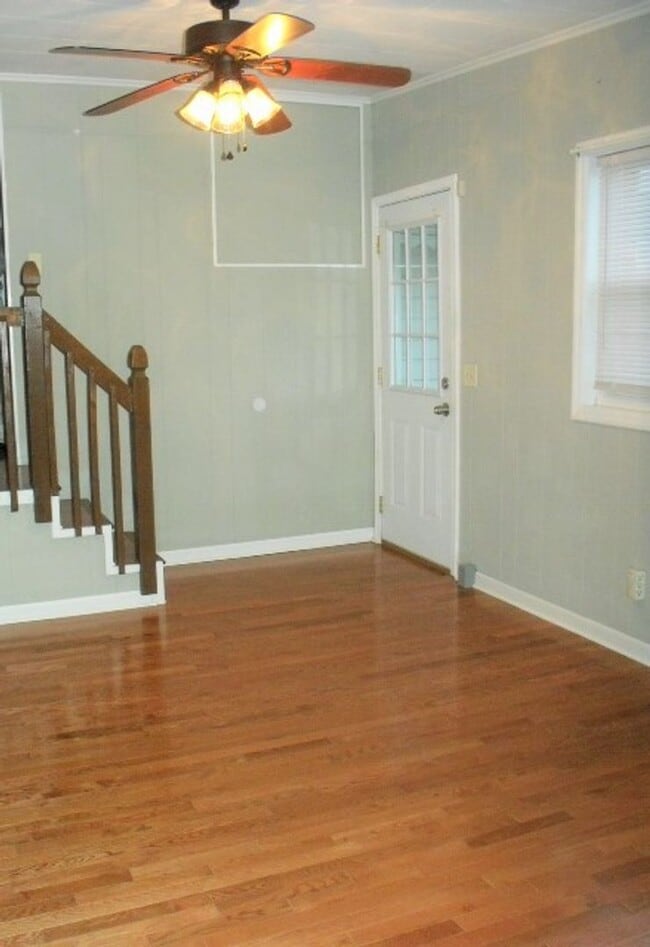 Building Photo - THIS COULD BE YOUR NEW HOME, BUSINESS, OR BOTH!