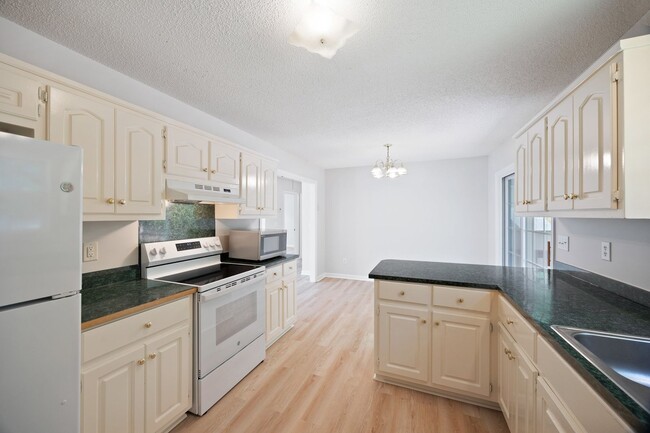 Building Photo - Freshly painted 3-bedroom 2-bath home in A...