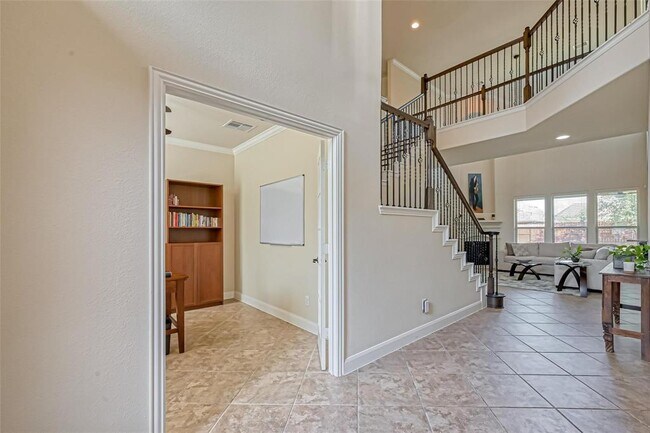 Building Photo - 10010 St Romain Dr
