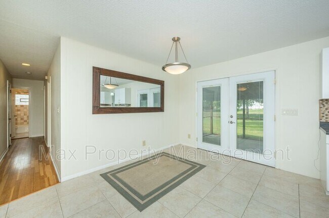 Building Photo - 5707 NW 66th Ave