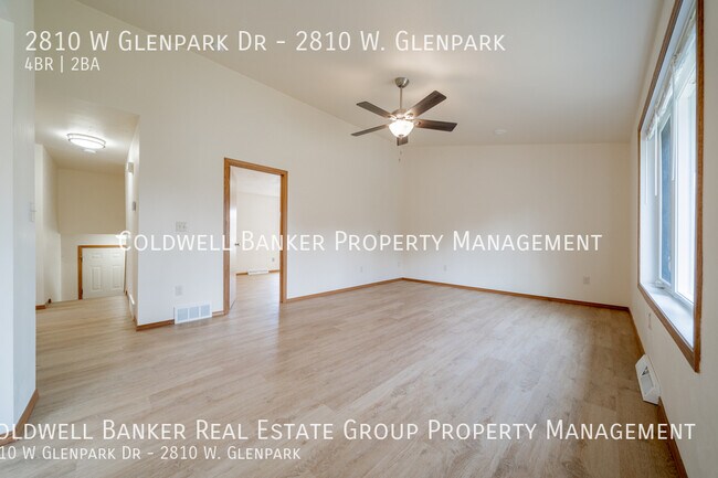 Building Photo - 2810 W Glenpark Dr