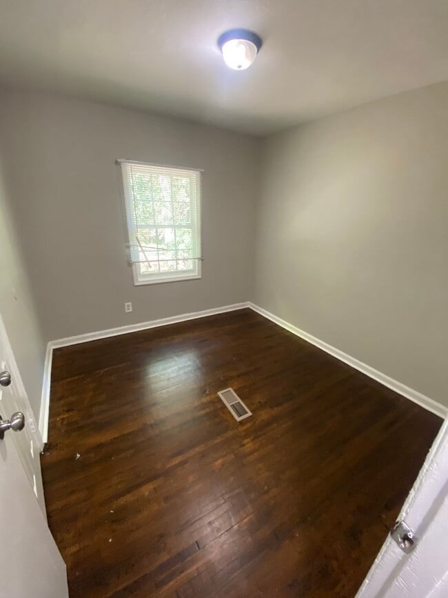 Building Photo - **AVAILABLE NOW**Nice East Columbus, GA 3 Bedroom / 1 Bathroom Home for Rent***